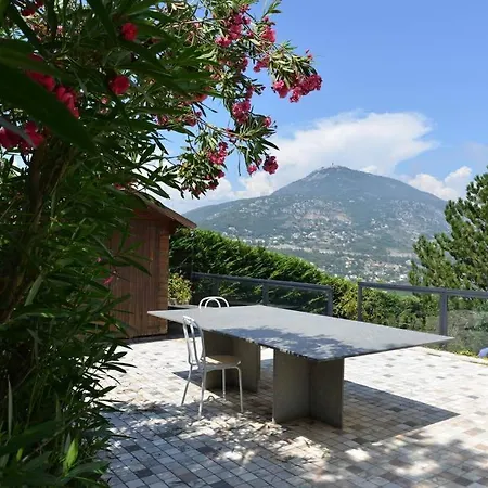 With Unique & Breathtaking View Over Sea, Monte-carlo, Italy & Alps Dom wakacyjny La Turbie
